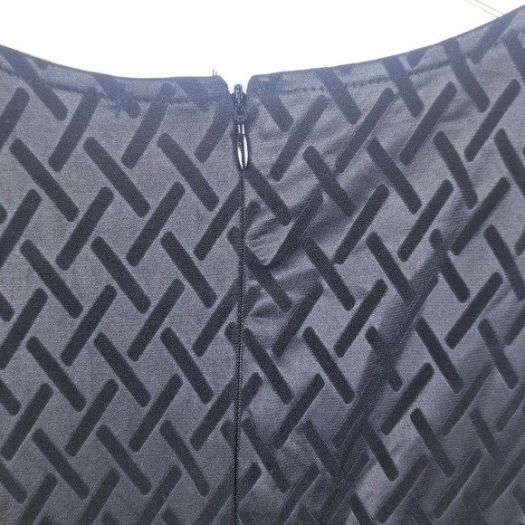 Everleigh Black Sleeveless Romper NWT - Picture 6 of 11